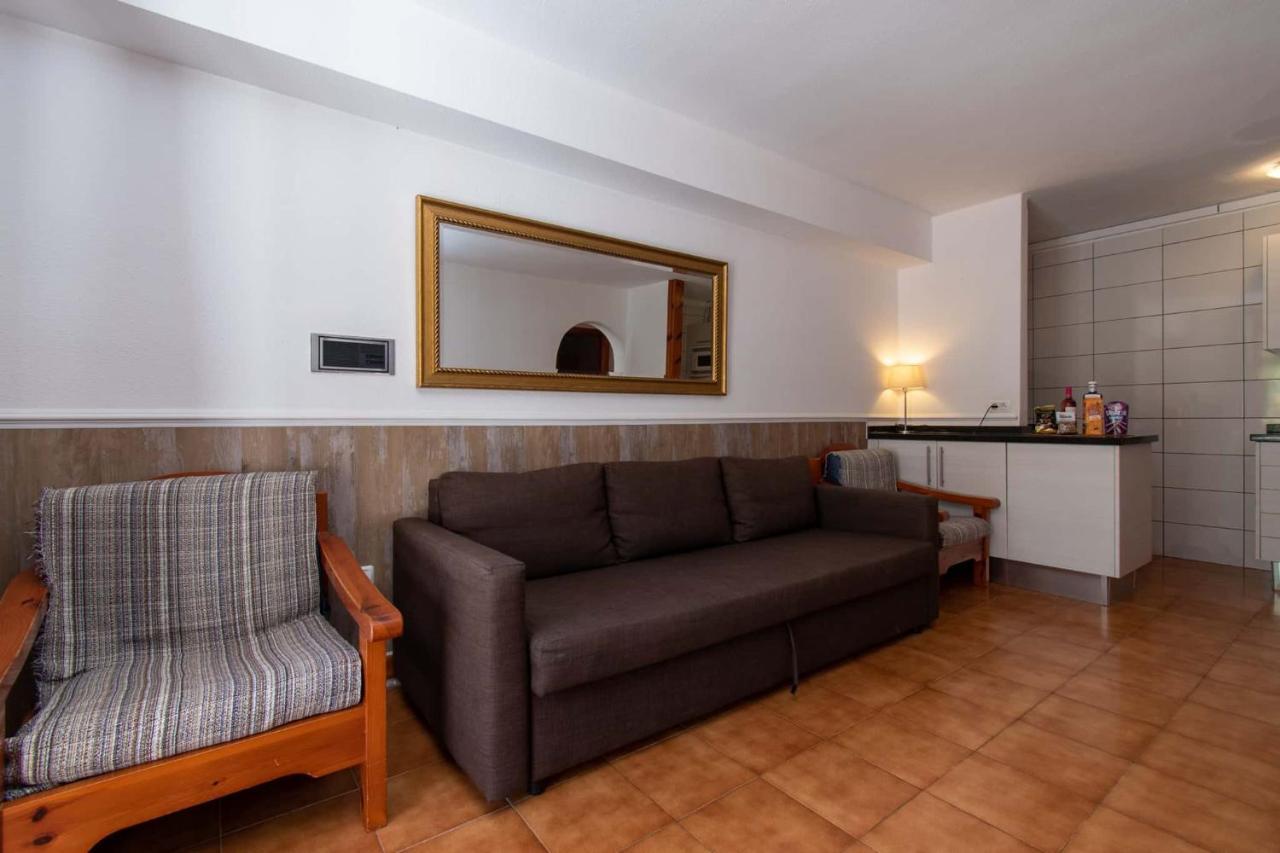 1 Bed Apartment Near The Pool Плая-де-лас-Америкас Экстерьер фото