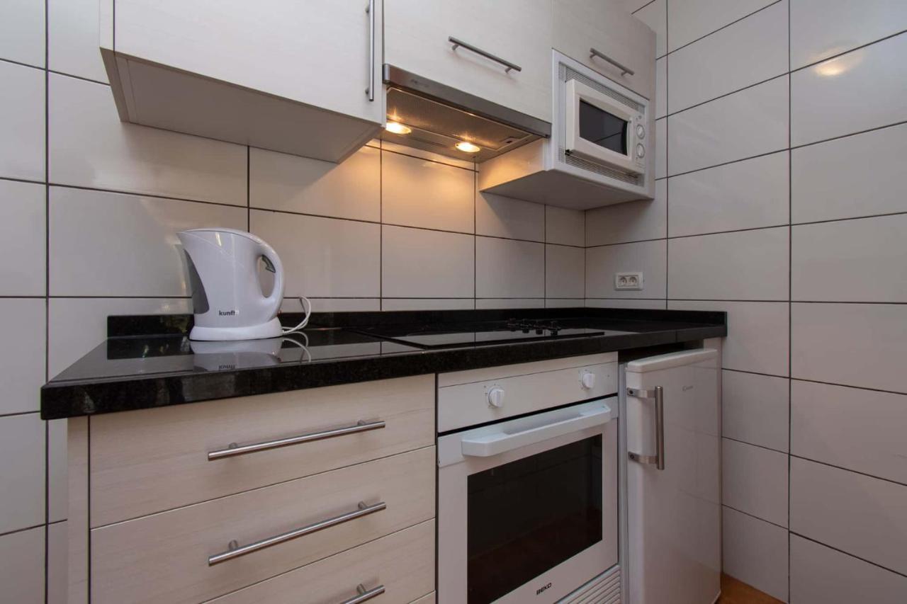 1 Bed Apartment Near The Pool Плая-де-лас-Америкас Экстерьер фото